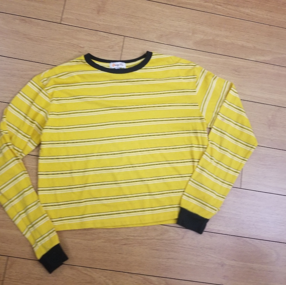 Crop top - Picture 2 of 3